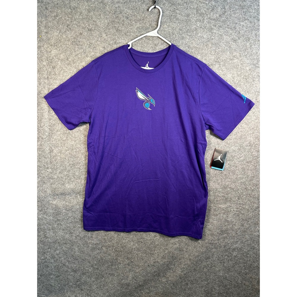 Jordan Charlotte Hornets‎ NBA Purple Graphic T-Shirt Mens XXLT 811409-547 NEW